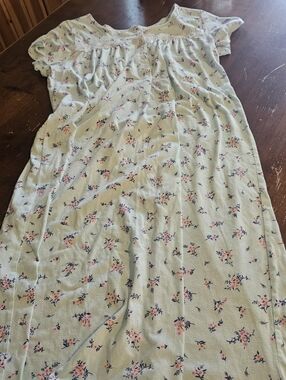 Women’s Aria Nightgown Floral Raglan Sleeve Smocked Neck Cotton  Size Small